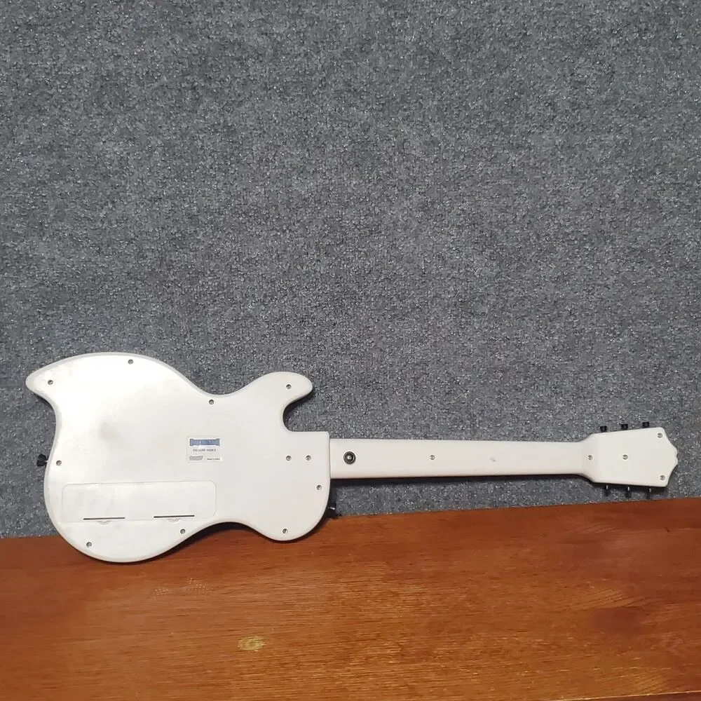 Nintendo Wii Wireless Guitar Hero Shredmaster Dreamgear White Video Game Guitar